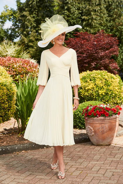 Nigel rayment mother of the hot sale bride outfits