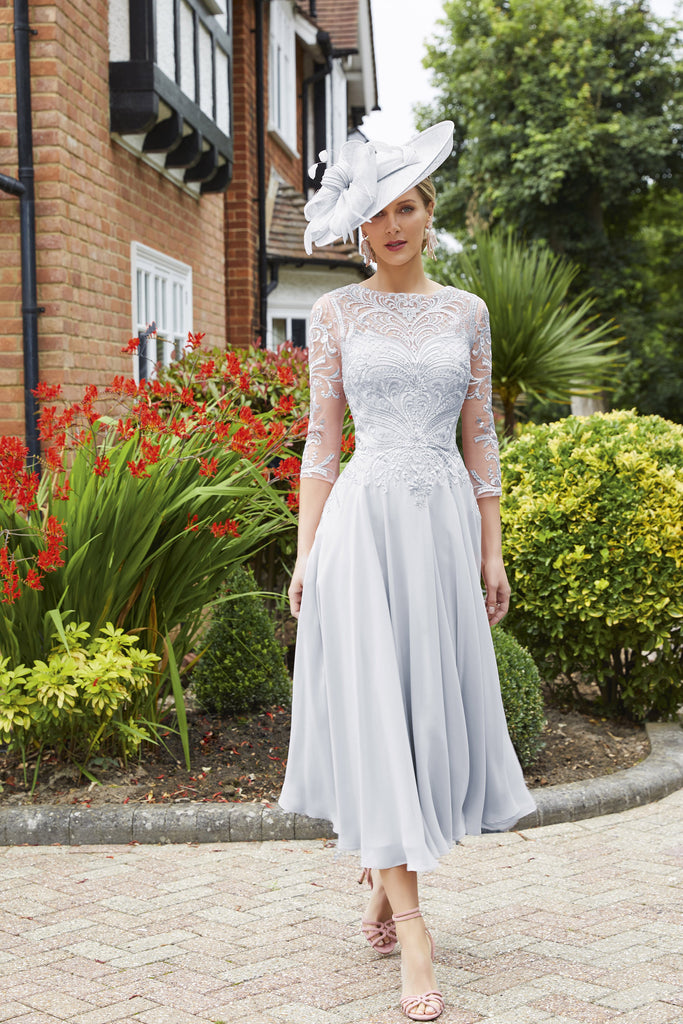 Platinum dresses for mother hotsell of bride